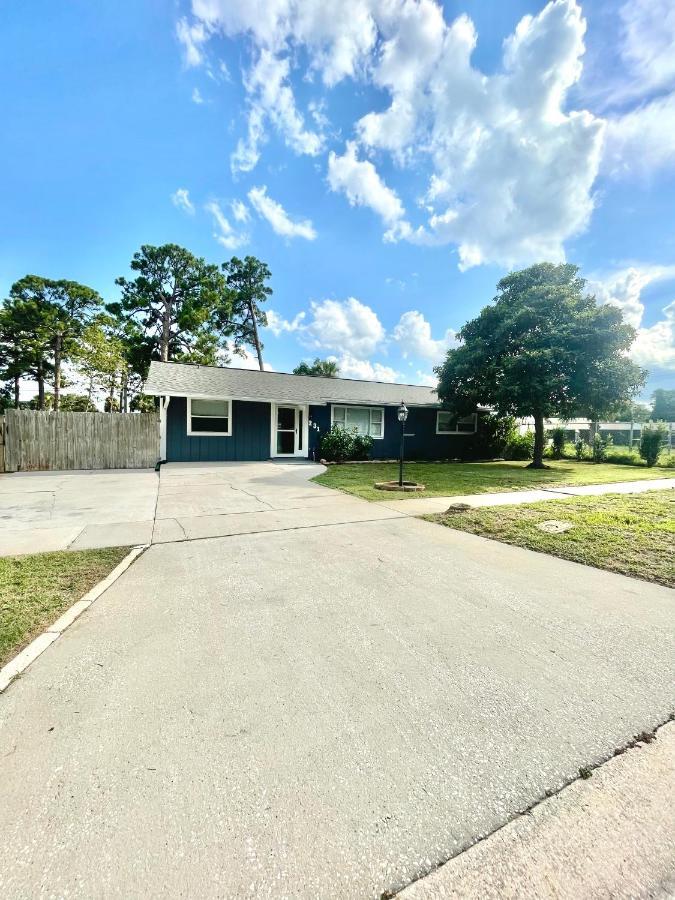 A Cozy Space Coast Retreat Тітусвілл Екстер'єр фото